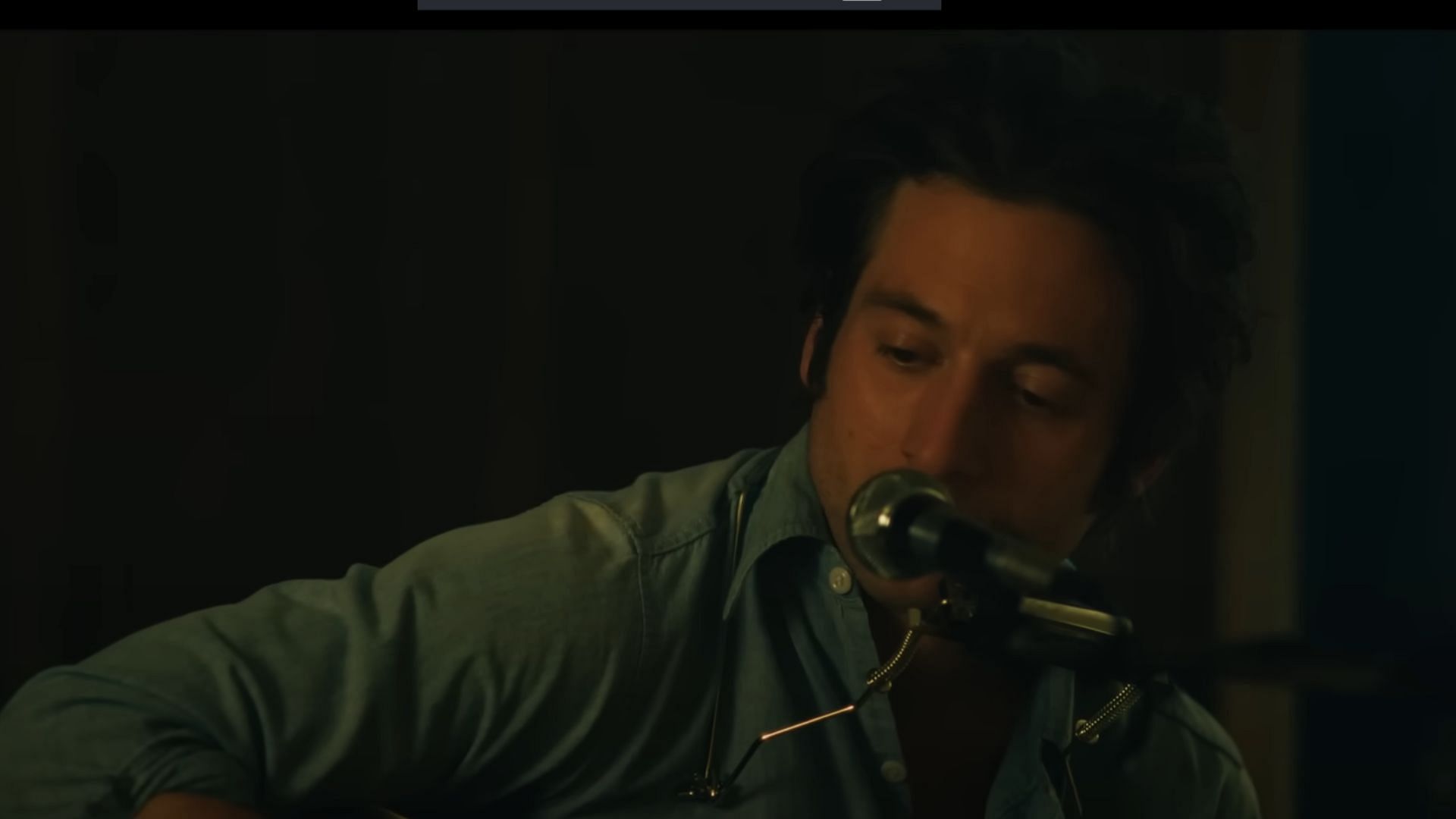 Jeremy Allen White as Bruce Springsteen (Image via YouTube/ 20th Century Studios)